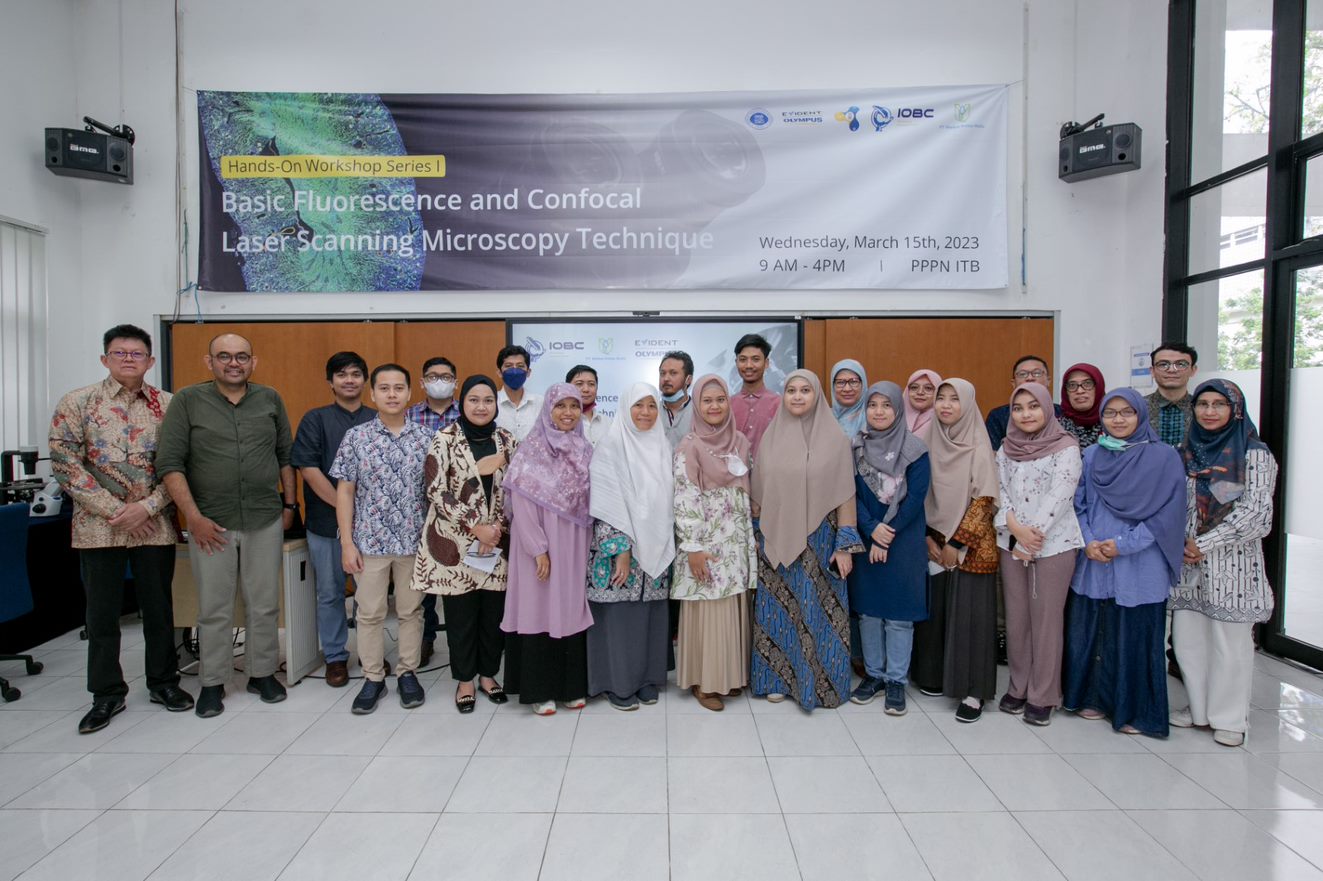 PT Wadya Prima Mulia Memperkenalkan Dasar-dasar Teknik Mikroskopi Fluoresensi dan Pemindaian Laser Confocal (<em>Confocal Laser Scanning Microscope), </em>Melalui Kerjasama dengan Pusat Penelitian Nanosains dan Nanoteknolgi ITB Guna Mendukung Kemajuan Penelitian Indonesia